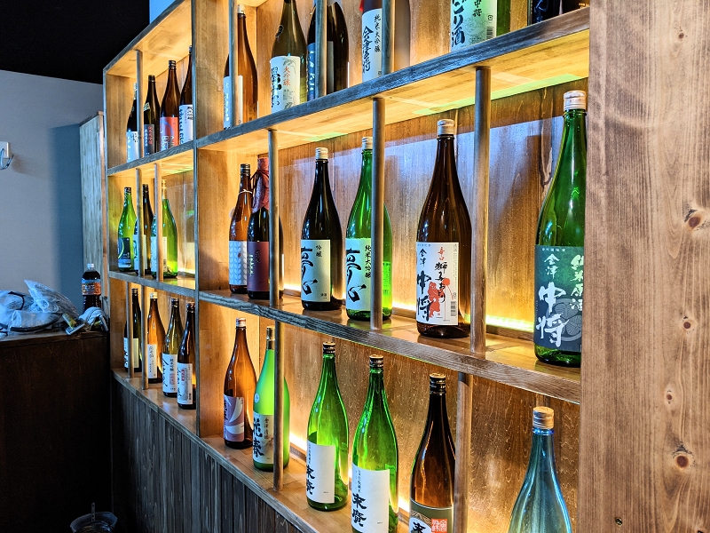 會の日本酒ディスプレイ