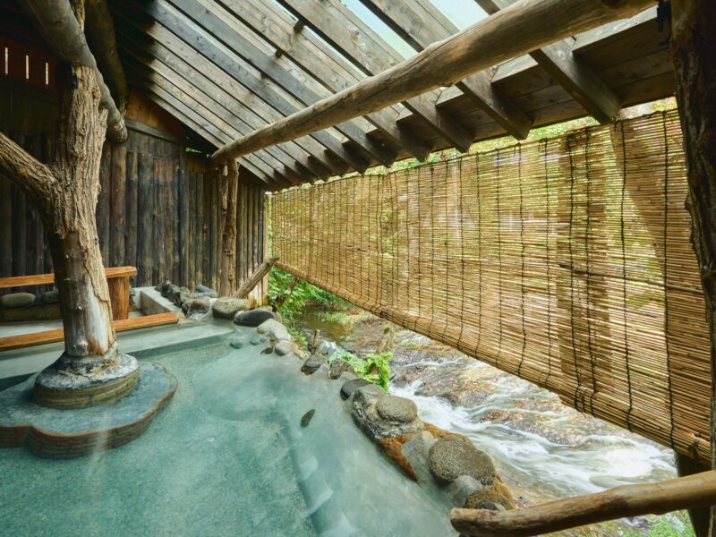 くつろぎ宿 新滝 千年の湯 露天風呂